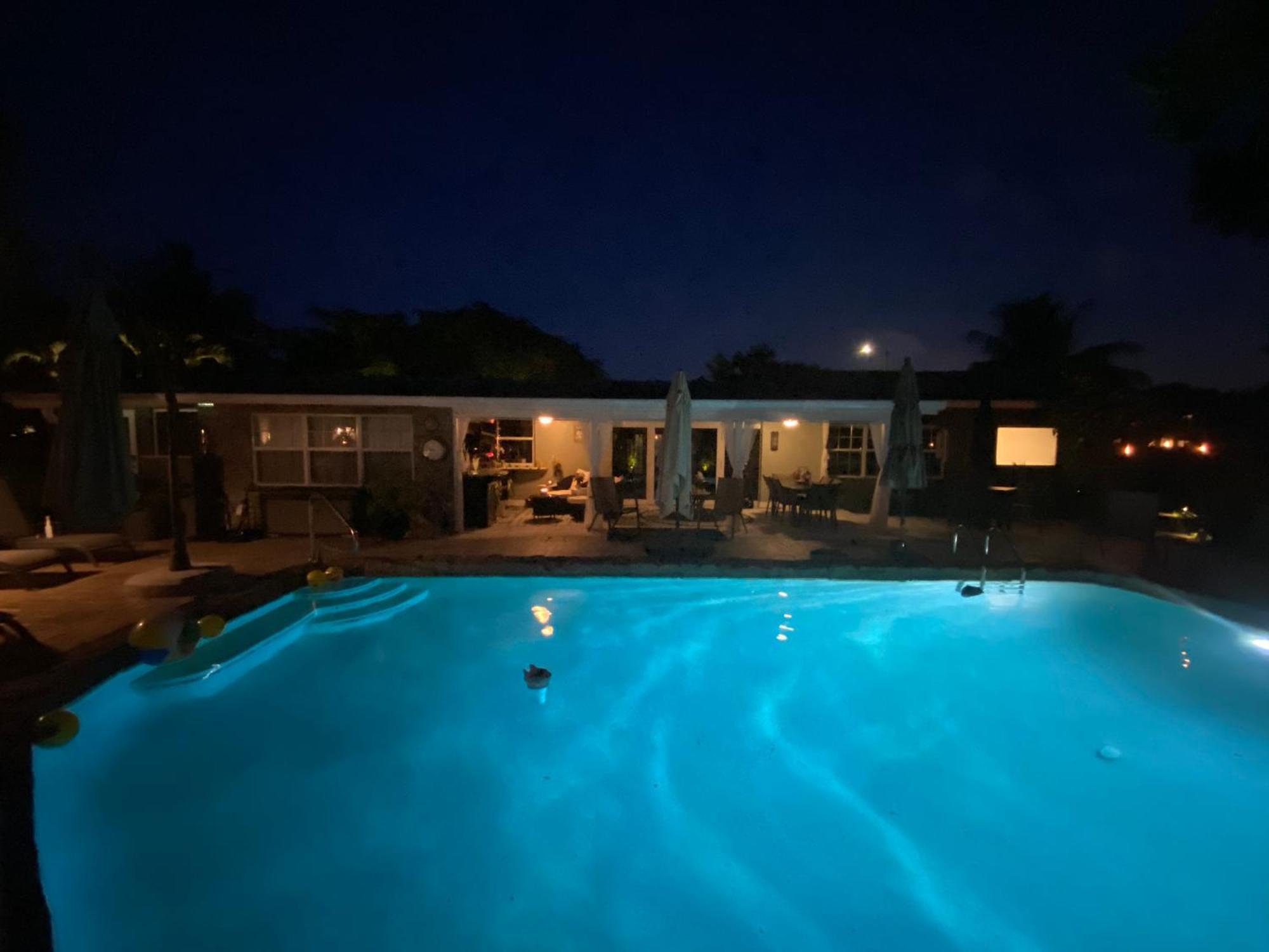 Wilton Manors A Mens Oasis Bed and Breakfast Eksteriør billede