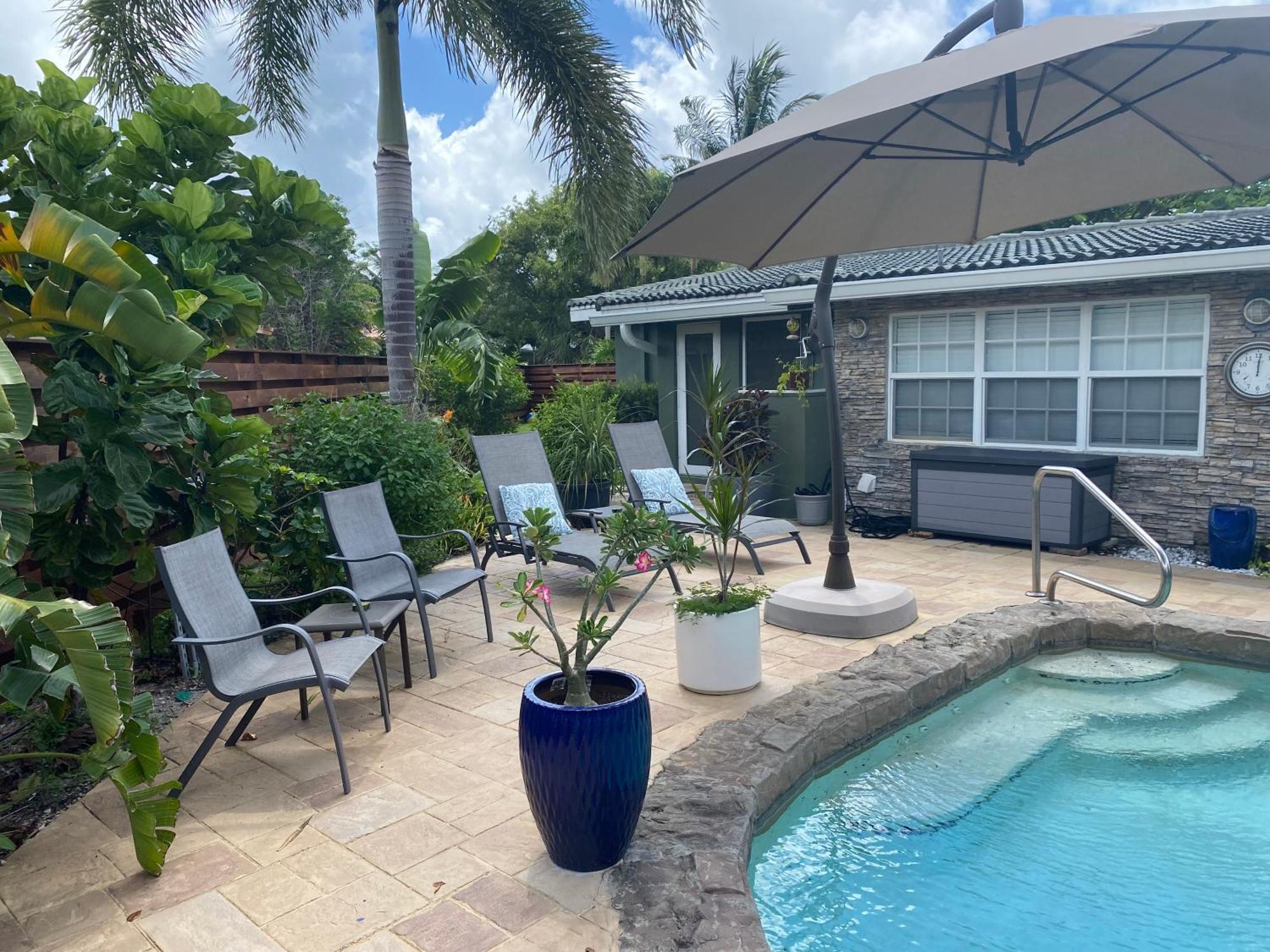 Wilton Manors A Mens Oasis Bed and Breakfast Eksteriør billede